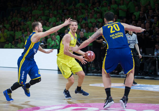 论的焦点 论的焦点